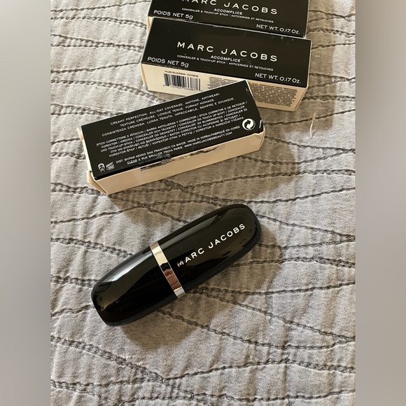BNIB Marc Jacobs Accomplice Concealer & Touch Up Stick - Picture 3 of 6